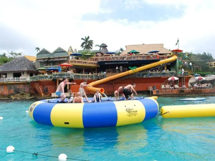 Hospitality Expert Bts 6 - Pool Beach & Bar Montego Bay Estalagem