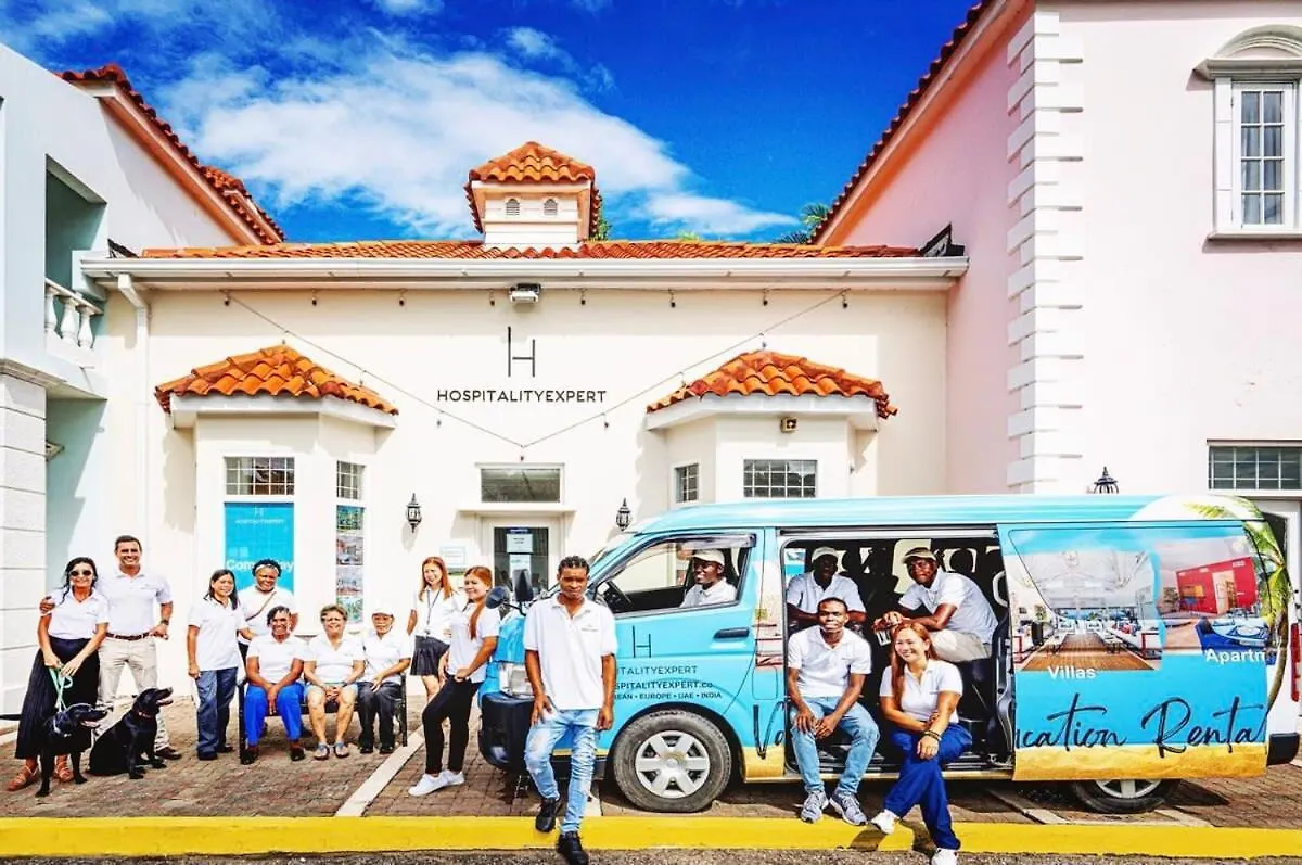 Hospitality Expert Bts 6 - Pool Beach & Bar Montego Bay