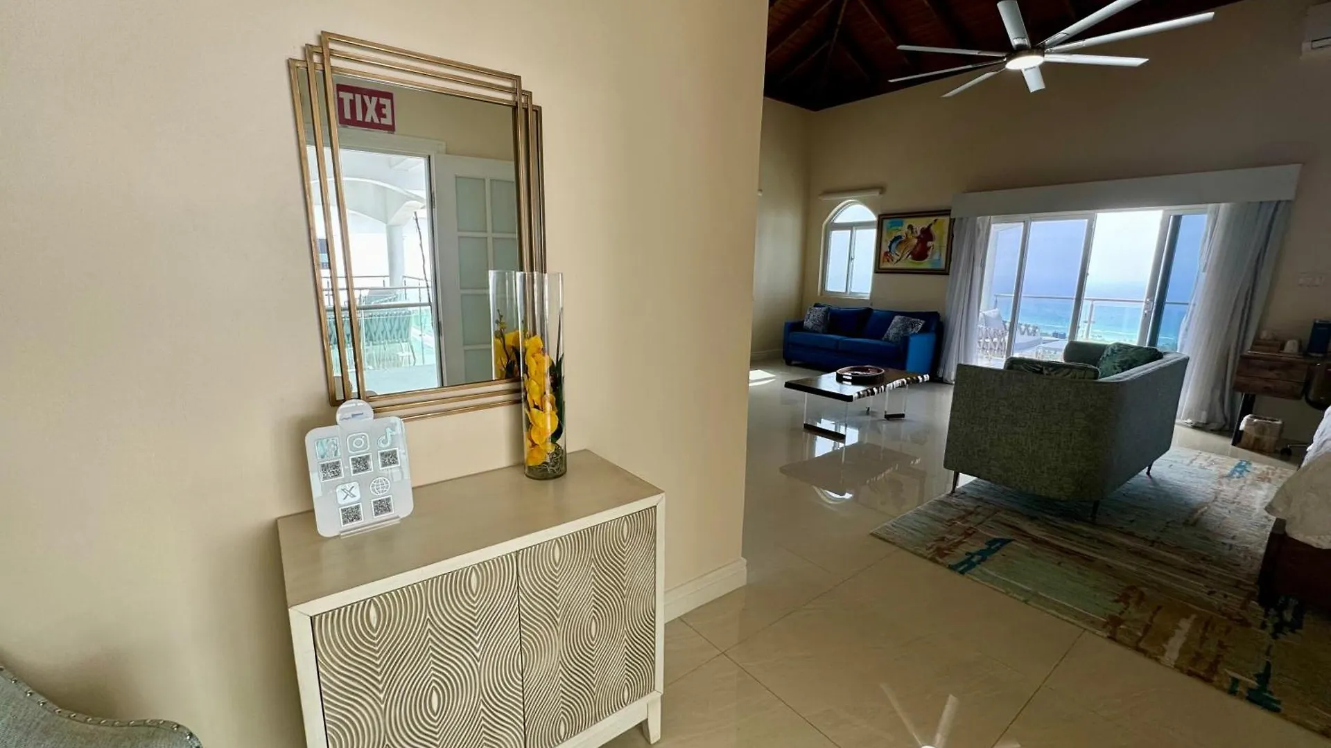Hospitality Expert Bts 6 - Pool Beach & Bar Montego Bay